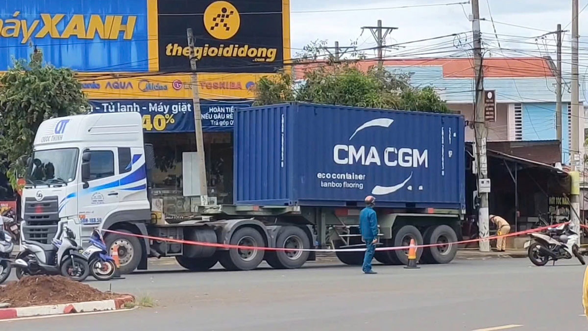 tam giu tai xe xe container gay tai nan khien 2 di chau o binh phuoc tu vong hinh anh 1