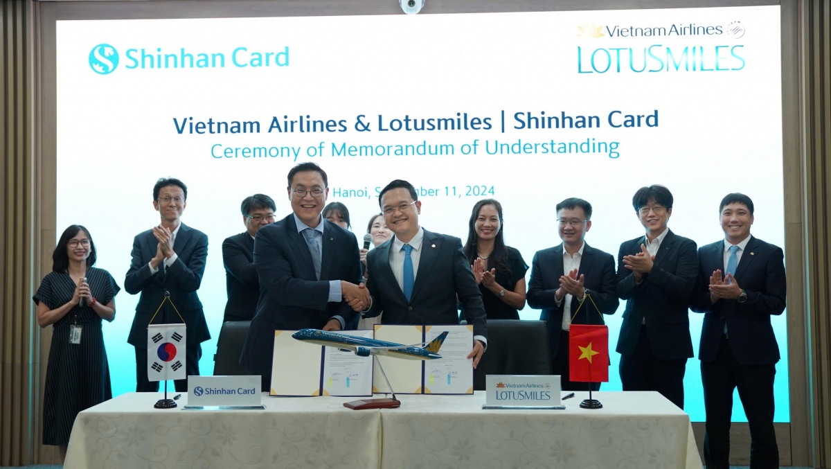 Vietnam Airlines "bắt tay" Shinhan Card phát hành thẻ đồng thương hiệu