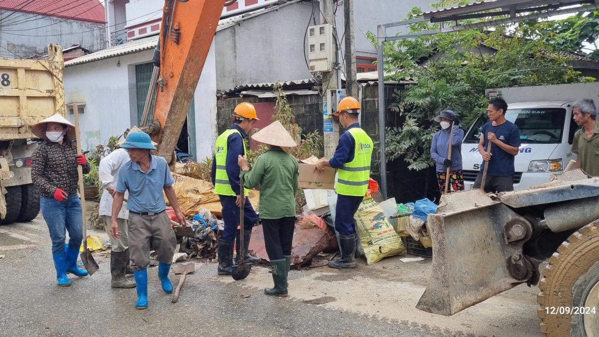 Deo ca chung tay ho tro khac phuc thiet hai bao yagi tai cac dia phuong hinh anh 8