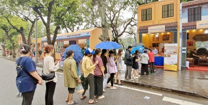 Hanoi Autumn Festival attracts 50,000 visitors