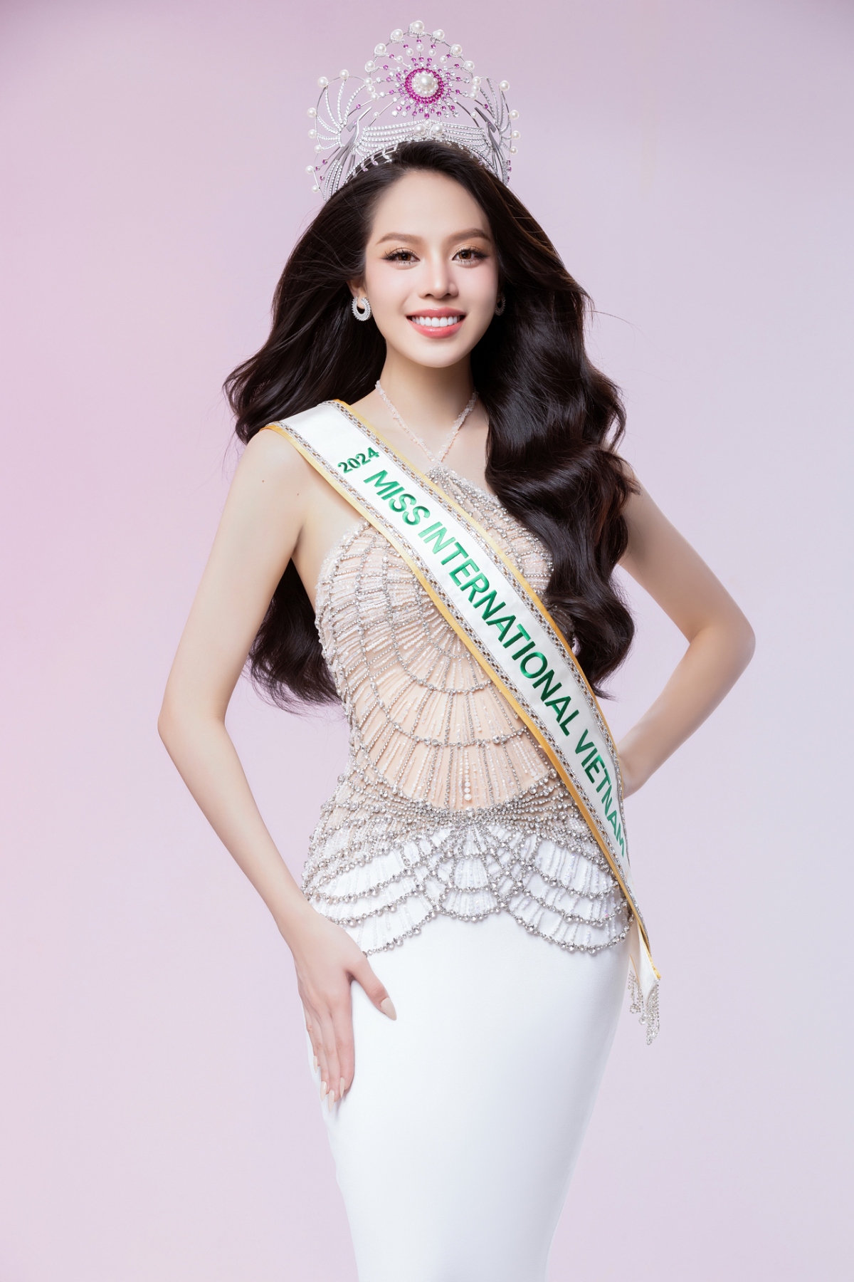 tan hoa hau quoc gia viet nam 2024 se du thi miss international 2025 hinh anh 2