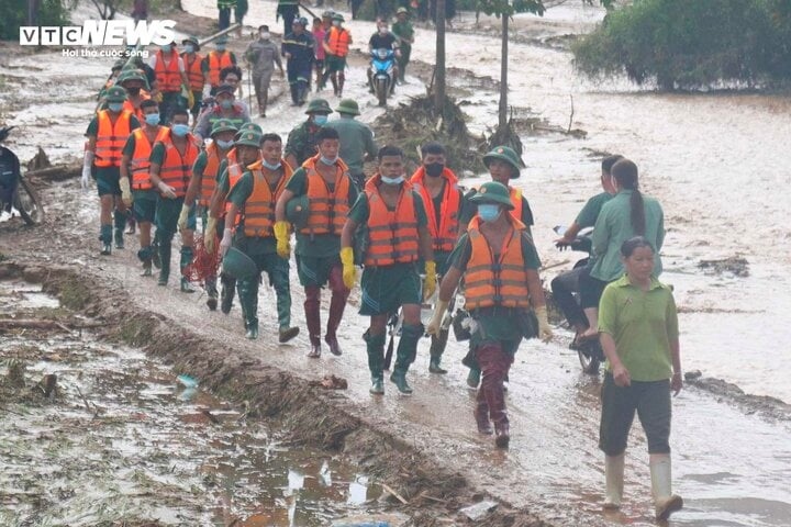 Cập nhật: Tìm thấy 45 thi thể vụ lũ quét kinh hoàng ở thôn Làng Nủ