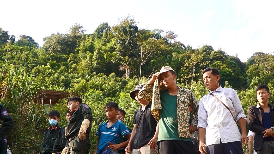 luc luong tinh nguyen vien dac biet vuot ngan cay so den vung lu nam tong hinh anh 6