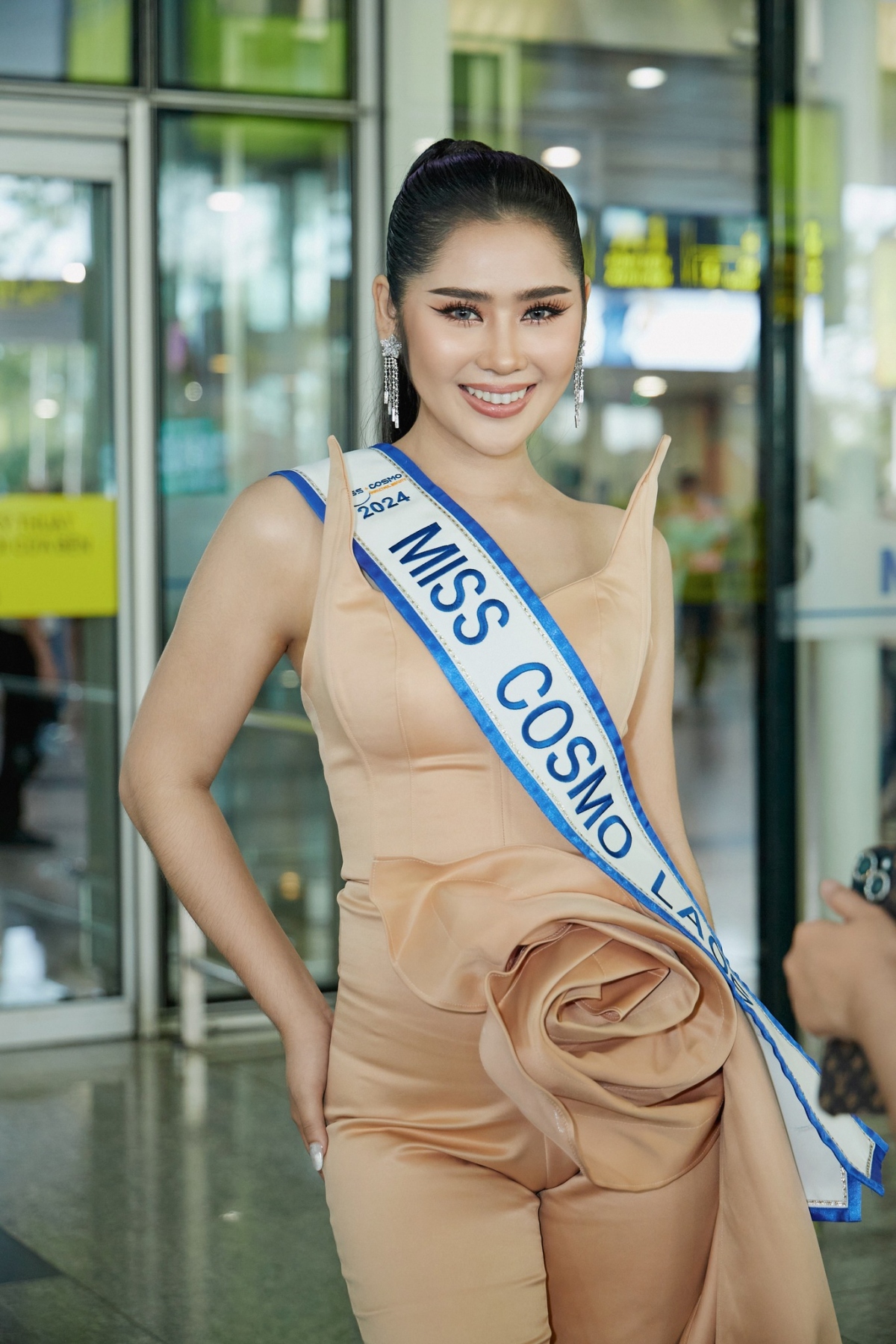 foreign beauties gather in vietnam for miss cosmo 2024 pageant picture 10