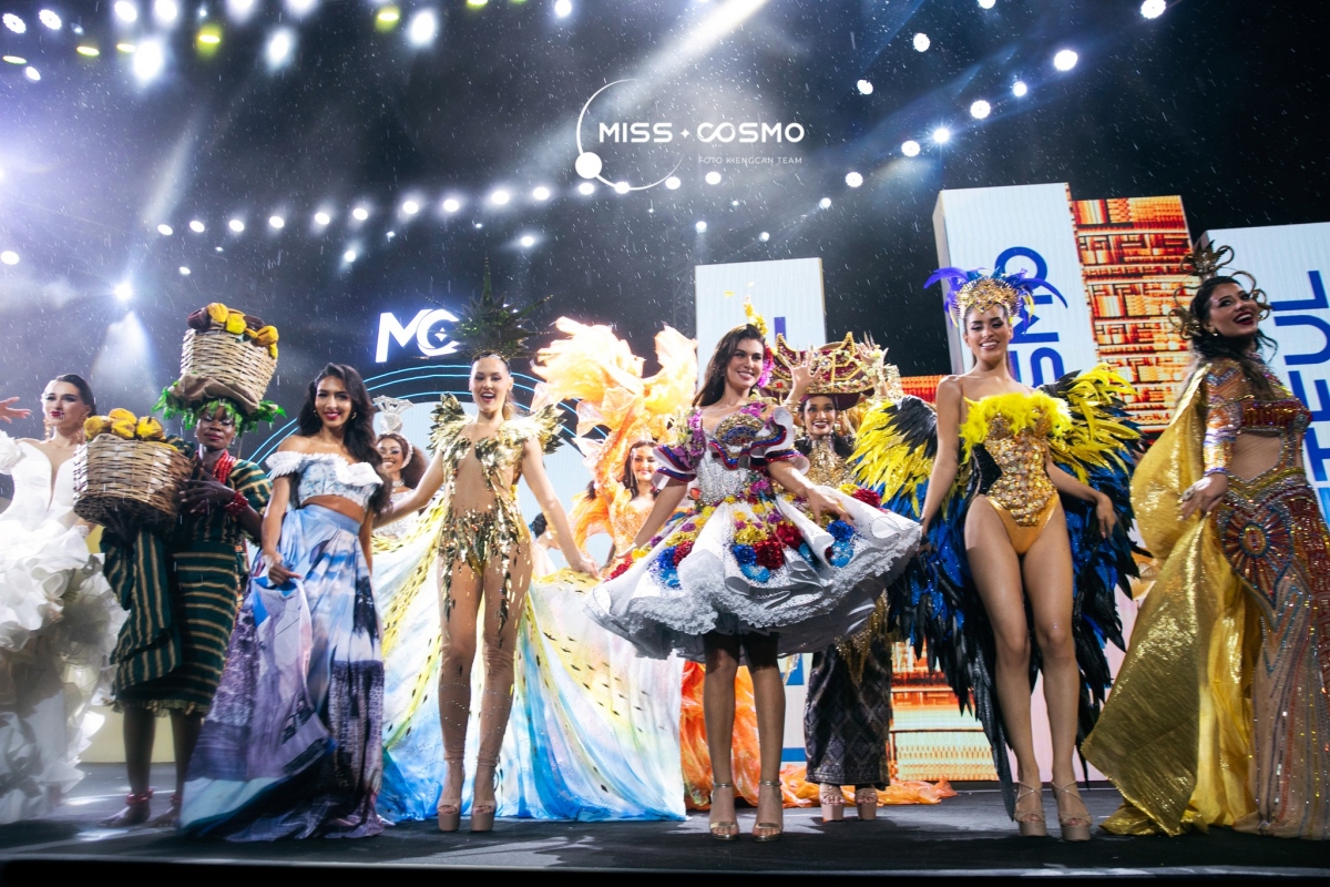 beauties wow in national costume competition at miss cosmo 2024 picture 1