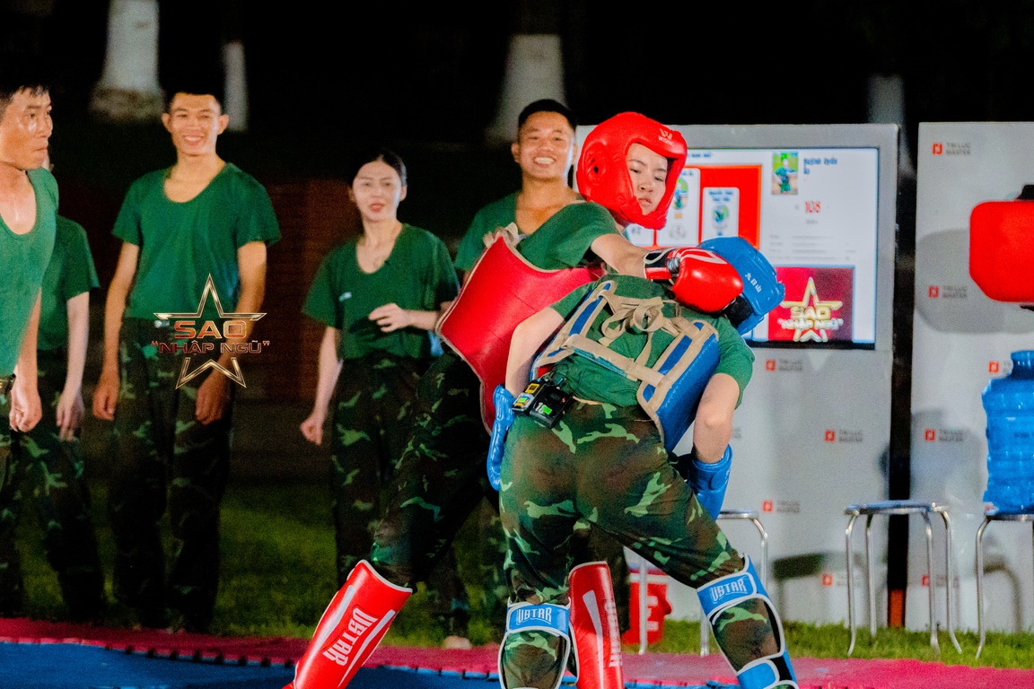 sao nhap ngu tap 7 thuy tien ngat xiu tren san dau boxing hinh anh 2