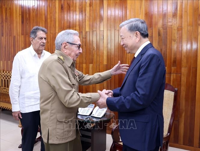 tong bi thu, chu tich nuoc to lam chao lanh tu cach mang cuba, Dai tuong raul castro hinh anh 1