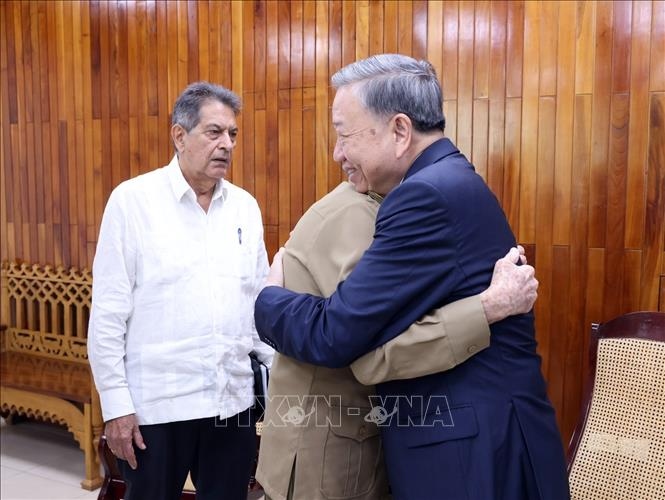 tong bi thu, chu tich nuoc to lam chao lanh tu cach mang cuba, Dai tuong raul castro hinh anh 2