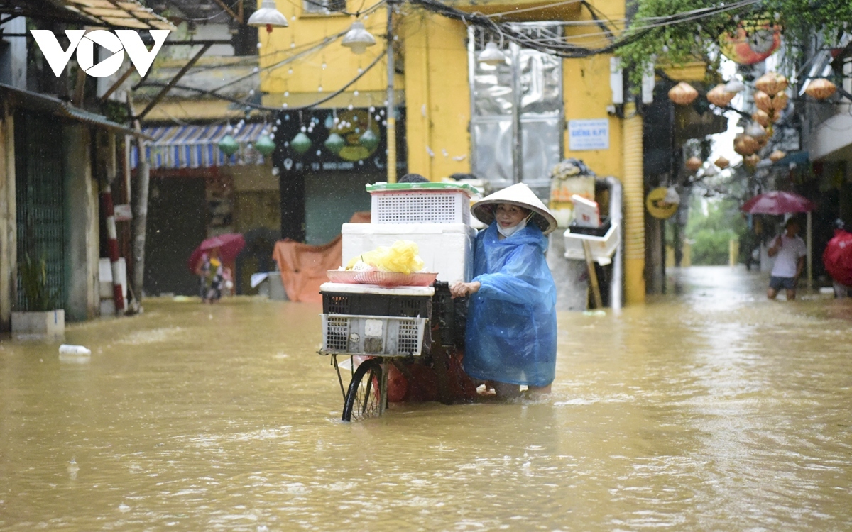 thousands of northern residents scramble amid severe flooding picture 3