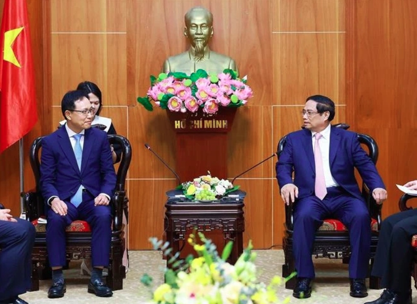 pm receives leaders of foreign groups in bac ninh picture 1