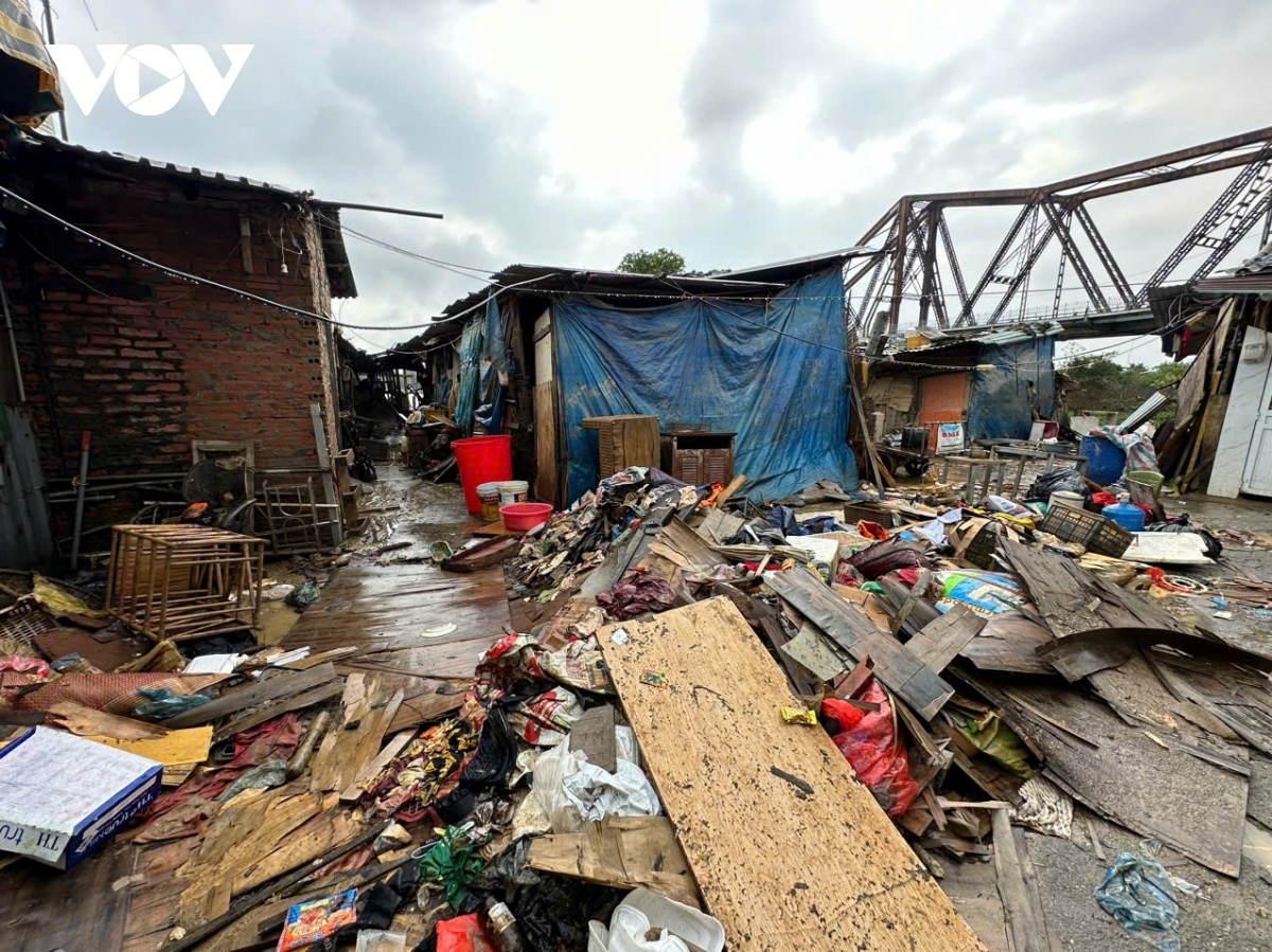 locals near red river seek measures to stabilize lives after historic flooding picture 1