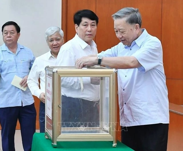 top leader attends launch of support campaign for typhoon yagi victims picture 1