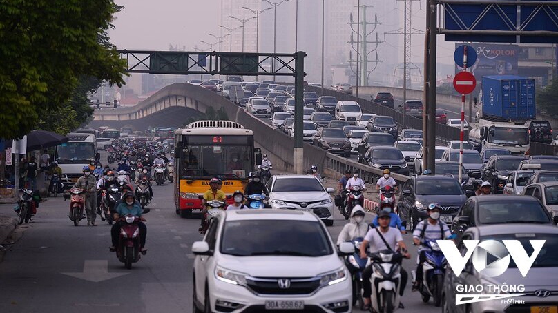 Vành đai 2 trên cao và Đại lộ Thăng Long: Gọi đường gì cho chuẩn?