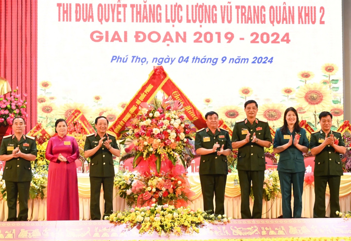 Dai hoi thi dua quyet thang luc luong vu trang quan khu 2 hinh anh 1