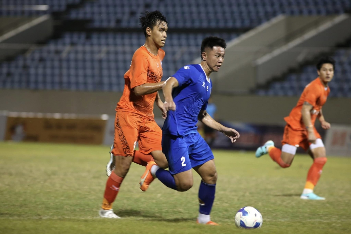 Chuyển nhượng V-League: CLB Quảng Nam bổ sung 14 cầu thủ nội