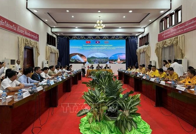 Vietnamese, Lao, Thai provinces strengthen tourism connectivity