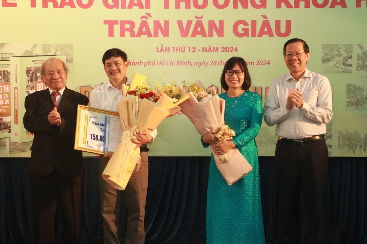 Trao giải thưởng Trần Văn Giàu lần thứ 12