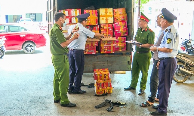 Phát hiện hơn 12.000 bánh trung thu không rõ nguồn gốc ở Bắc Giang