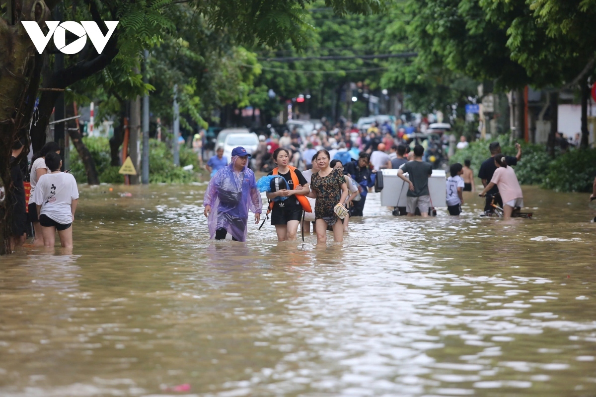 Hà Nội tập trung ứng phó lũ lớn, đảm bảo an toàn đê điều