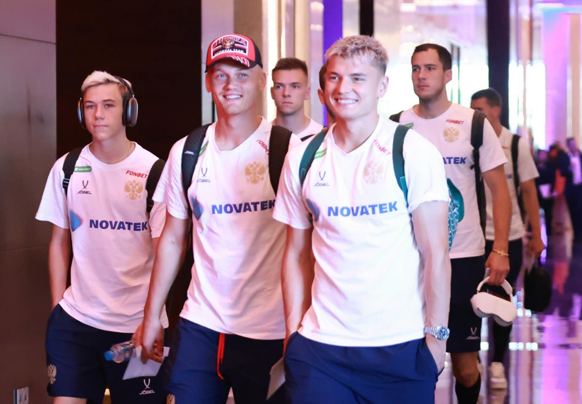 Russian players arrive in Hanoi for three-side friendly tournament