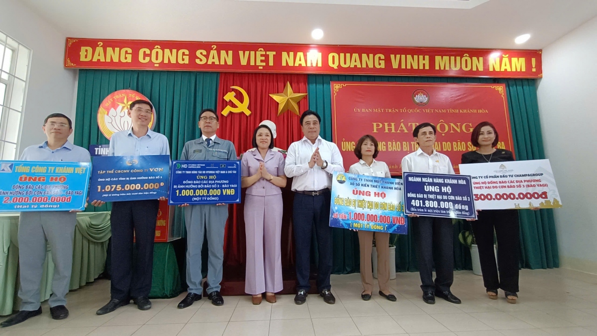 khanh hoa quyen gop duoc them 9,8 ty dong ung ho dong bao mien bac hinh anh 2