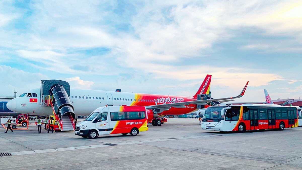 Vietjet ủng hộ đồng bào tại các vùng bị thiệt hại do bão lũ