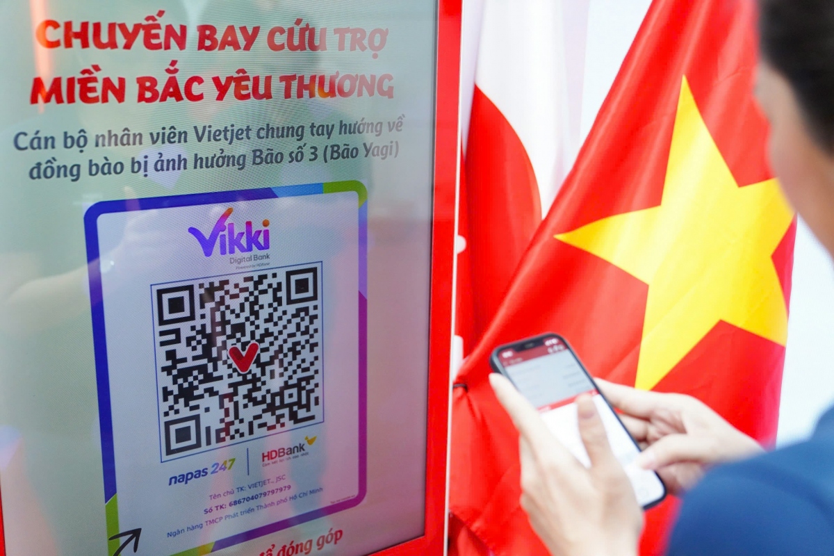 vietjet chung tay tai thiet cuoc song sau bao lu hinh anh 2