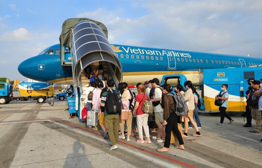 vietnam airlines group opens ticket sales for upcoming tet holiday picture 1