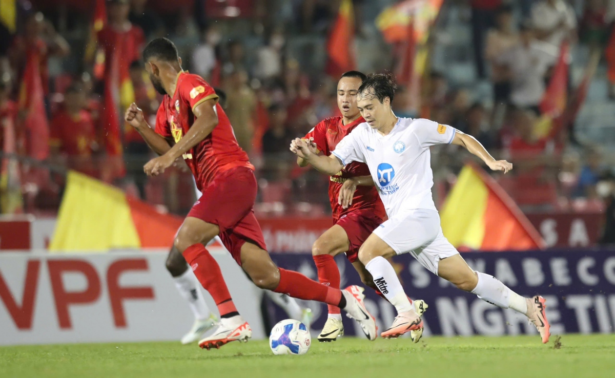 van quyet toa sang, ha noi fc nhoc nhan thang binh Dinh hinh anh 1