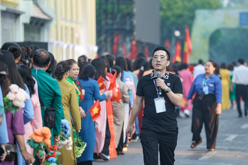 hoang cong cuong cu 5h sang vo day nau yen, mua do an mang ra bo ho cho toi hinh anh 1