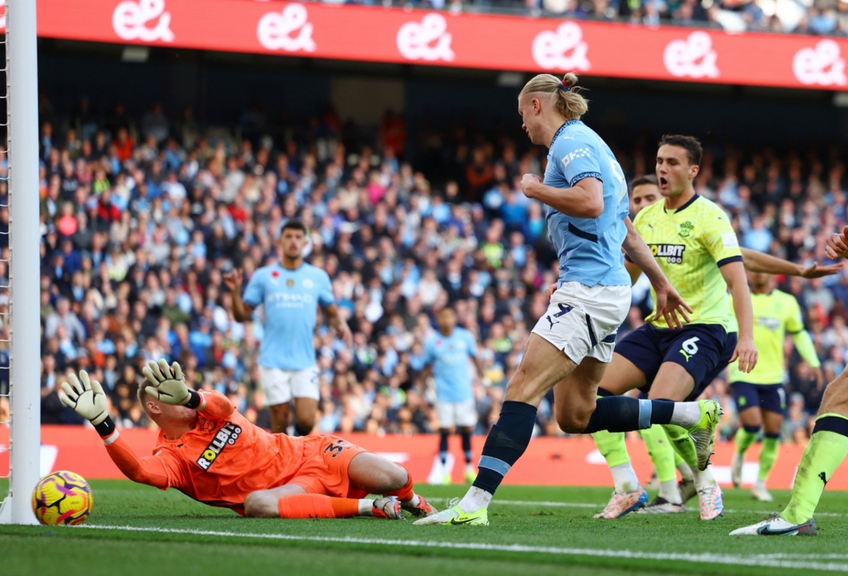 Haaland "thông nòng", Man City đả bại Southampton để trở lại ngôi đầu Ngoại hạng Anh