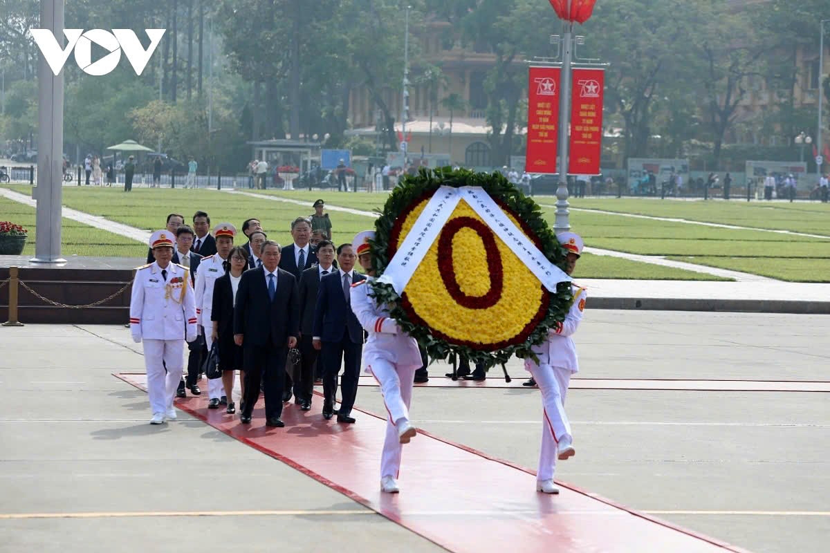 chinese premier li qiang s vietnam visit in the spotlight picture 4