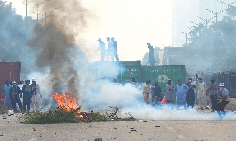 taliban canh bao bat on khu vuc do khung hoang chinh tri tai pakistan hinh anh 1