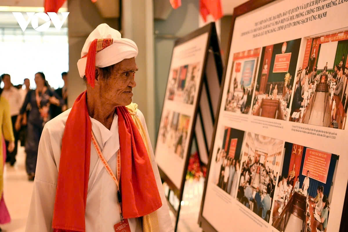 national unity spirit highlighted at hanoi photo exhibition picture 7