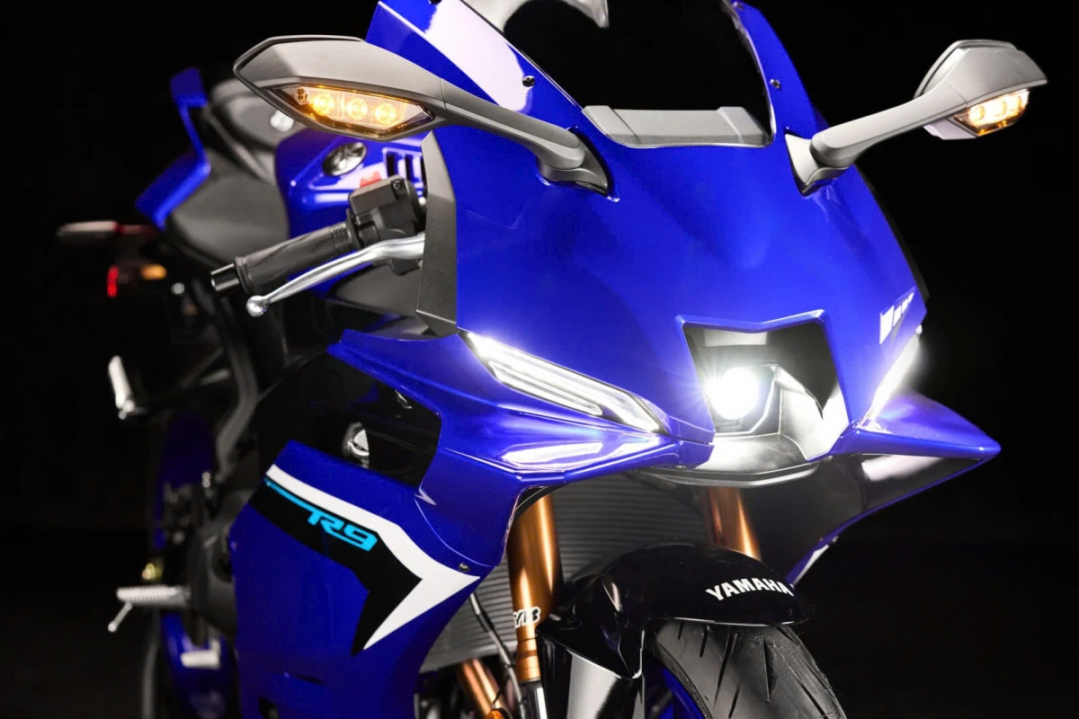 Yamaha R9 2025 - siêu xe mô tô thể thao được giới đam mê tốc độ mong đợi từ lâu.