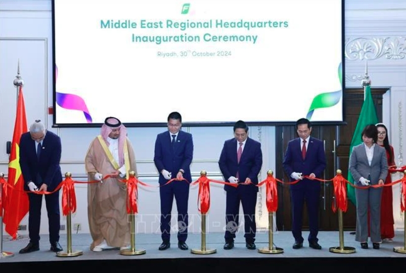 pm attends inauguration ceremony of fpt office in middle east picture 1