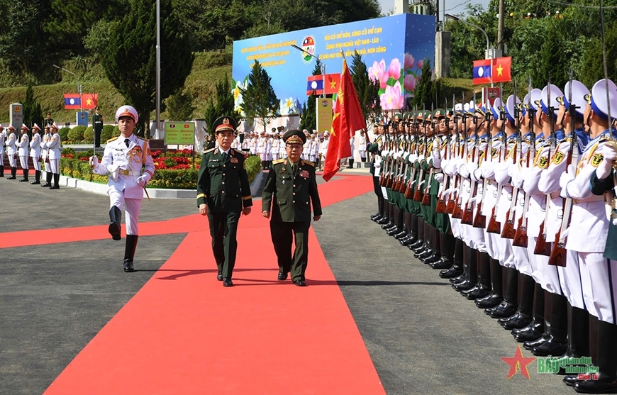 vietnam and laos hold second border defense friendship exchange picture 1