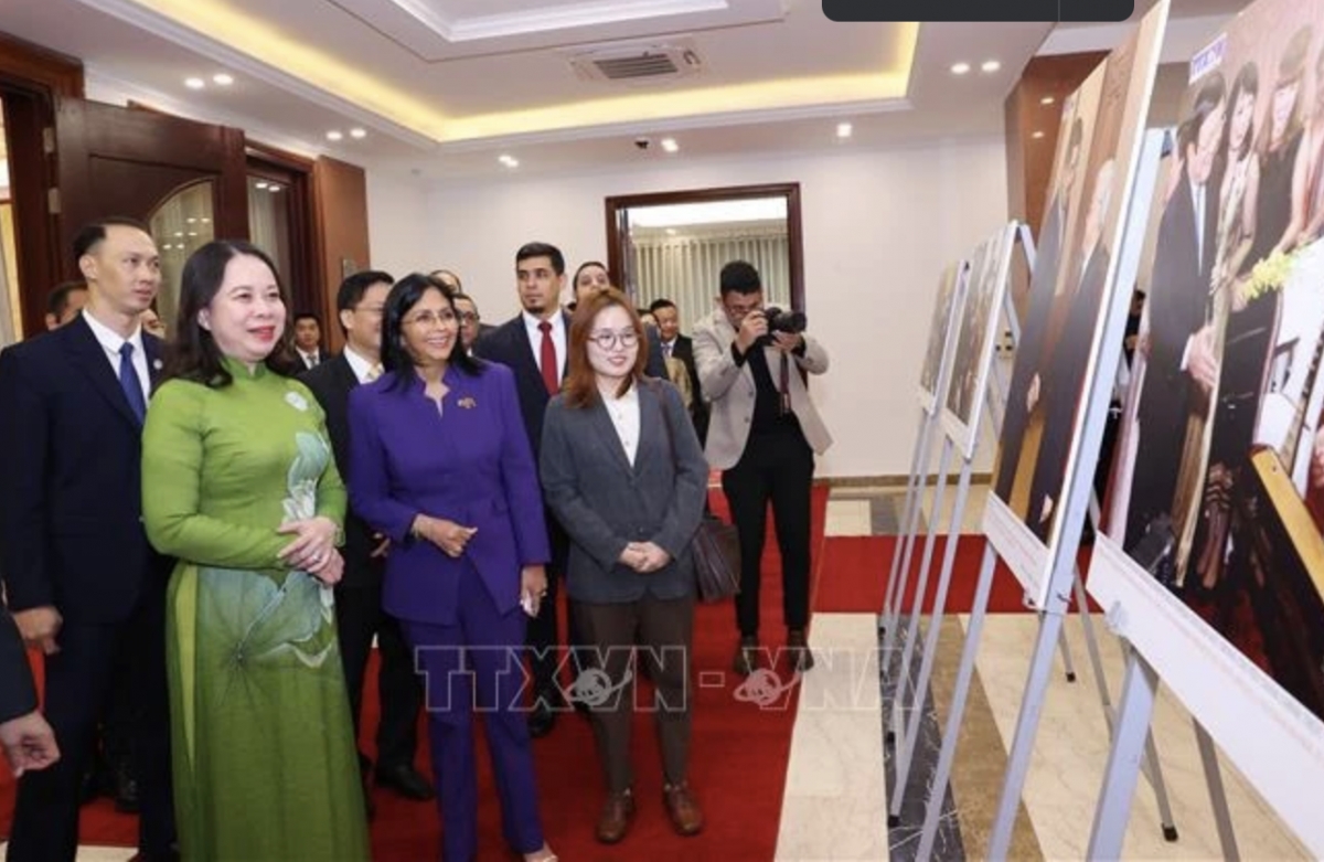 vice presidents of vietnam, venezuela hold talks in hanoi picture 1