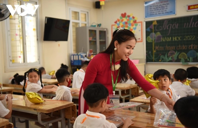 "Đề xuất miễn học phí cho con nhà giáo để giáo viên yên tâm gắn bó với nghề"