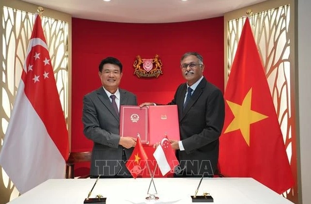 Vietnam, Singapore sign treaty on mutual legal assistance in criminal matters