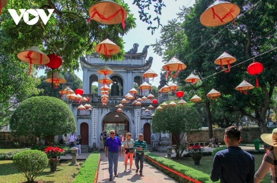 hanoi, hcm city enjoy strong tourism growth in nine months picture 1