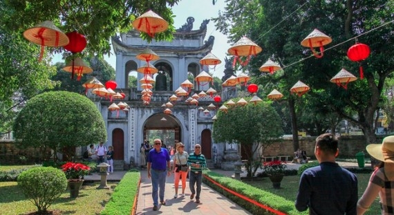 Hanoi, HCM City enjoy strong tourism growth in nine months