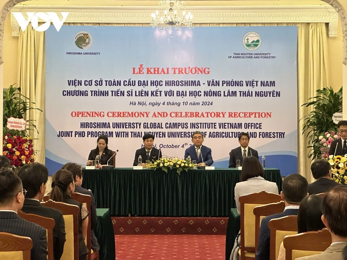 ambassador aspires to expand vietnam-japan education cooperation picture 1