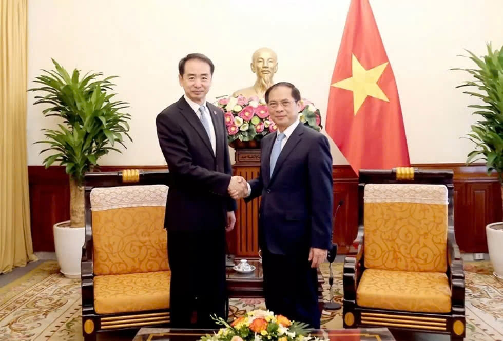 vietnam attaches importance to developing partnership with china picture 1 vietnam attaches importance to developing partnership with china picture 1
