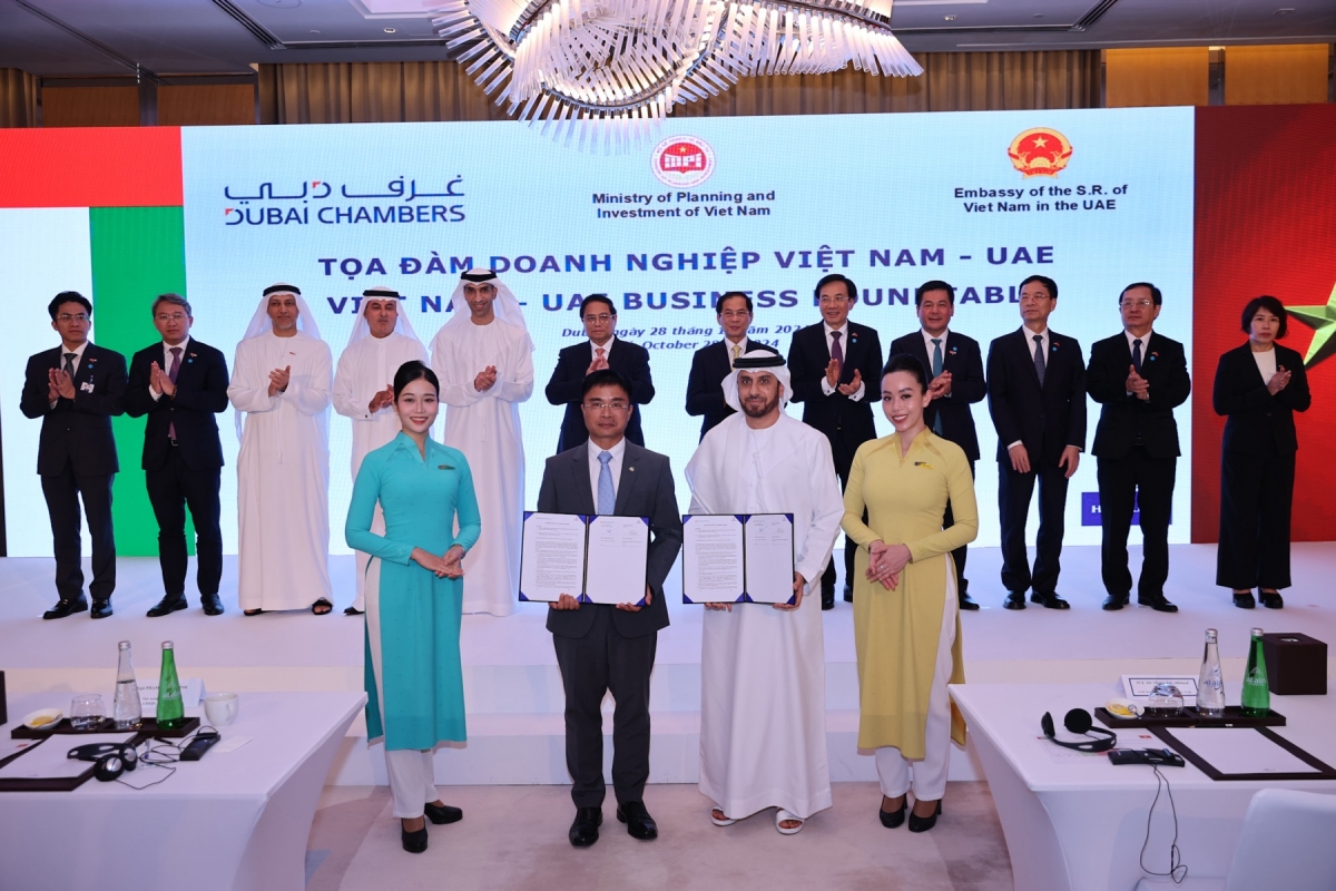 vietnam airlines bắt tay với hai hãng hàng không hàng đầu thế giới tại uae hình ảnh 2 vietnam airlines bat tay voi hai hang hang khong hang dau the gioi tai uae hinh anh 2