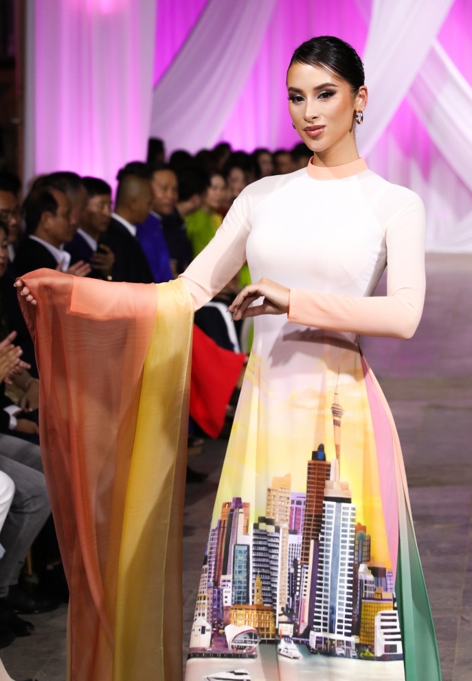 miss cosmo 2024 finalists appear charming whilst modeling ao dai picture 3