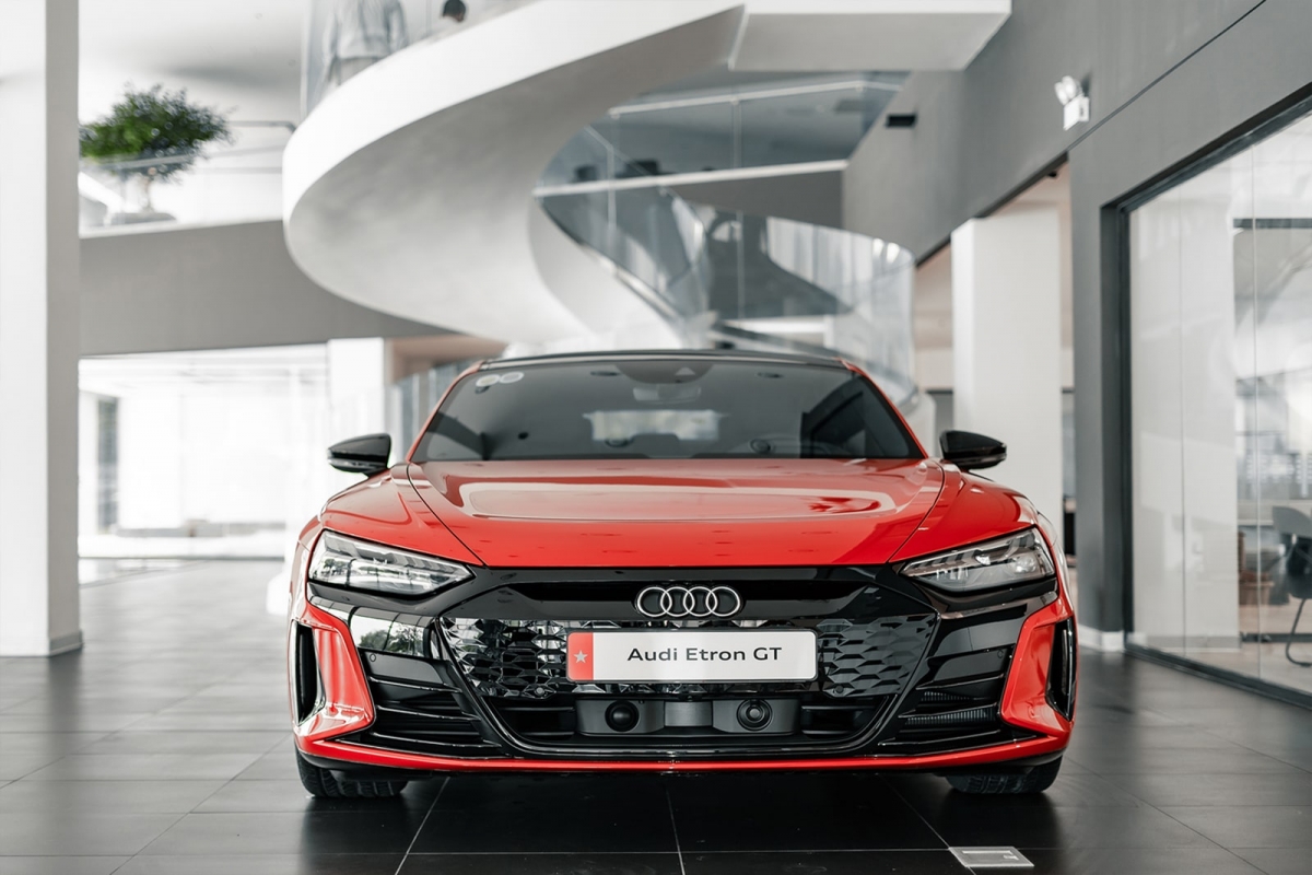 audi e-tron gt va rs e-tron gt bi trieu hoi tai viet nam vi loi pin cao ap hinh anh 1