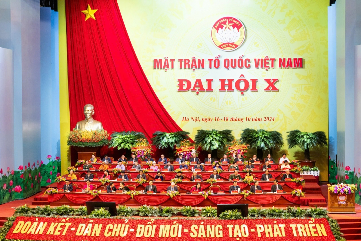 Ong Do van chien tiep tuc giu chuc chu tich mat tran to quoc viet nam khoa x hinh anh 1