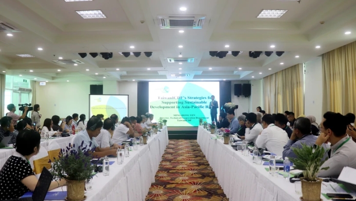 Capacity project promotes sustainable, low-carbon rice production in SE Asia