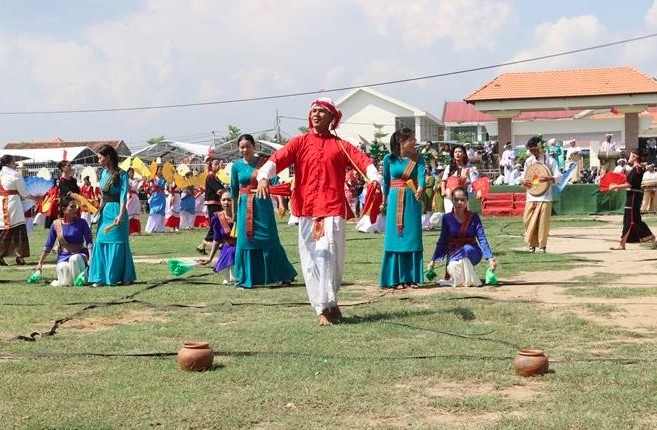 cham brahman people in ninh thuan celebrate kate festival picture 1